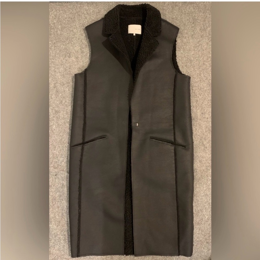 OAK + FORT Black Sleeveless Vest